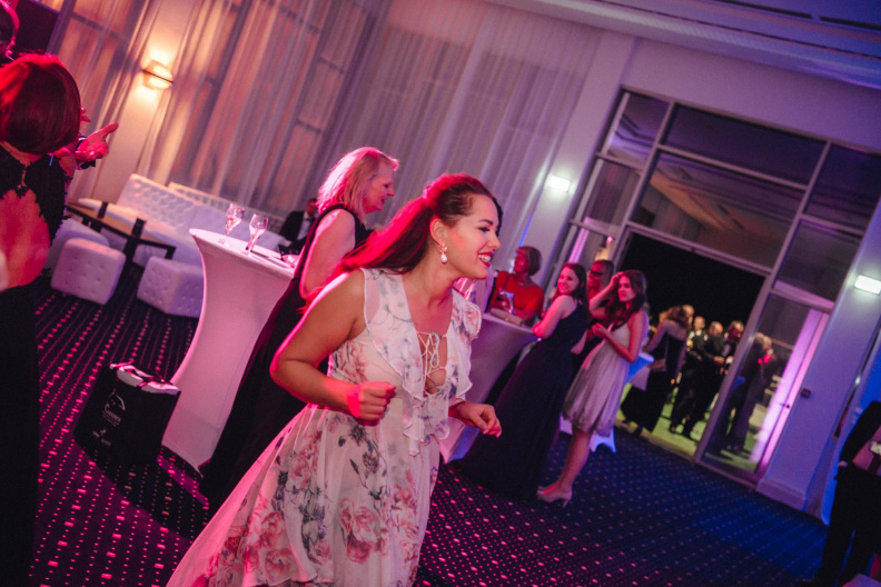 cannes_corporate_tf_NEUARTIG180928_2-9.jpg
